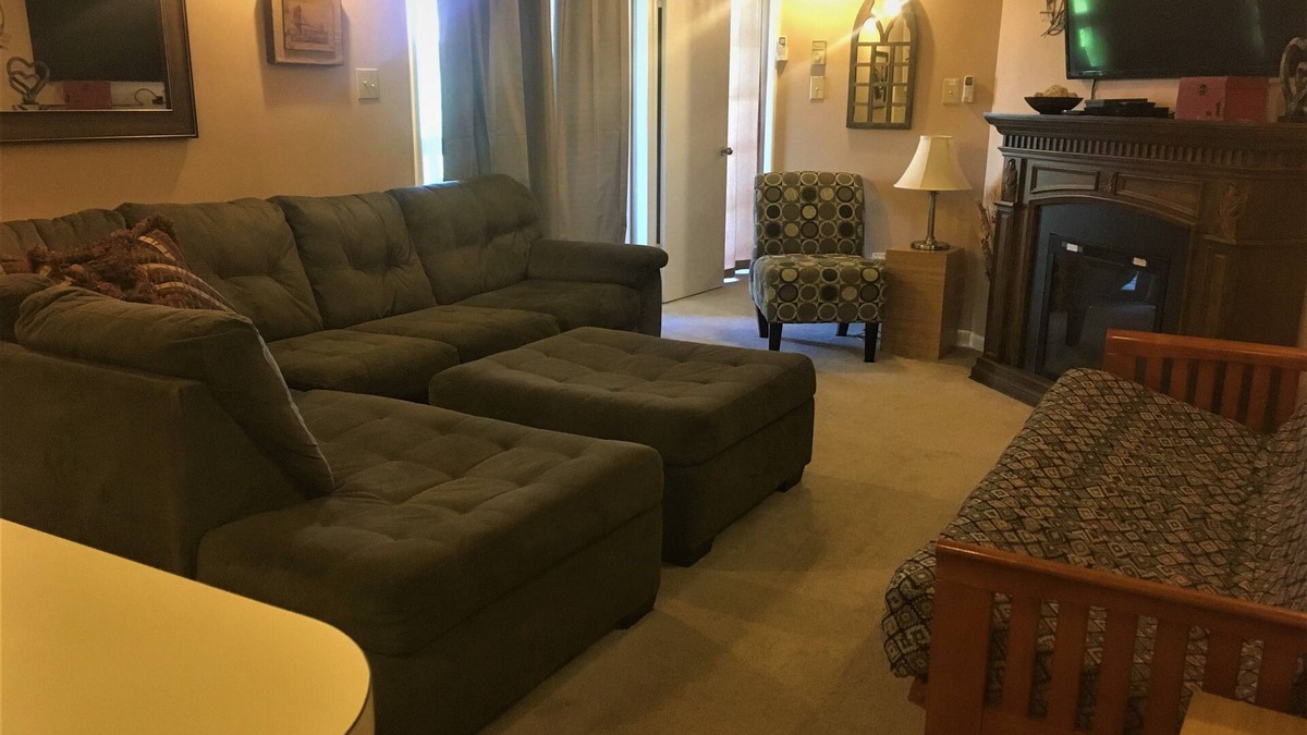 Ghent Apartment | Winterplace Condo D302