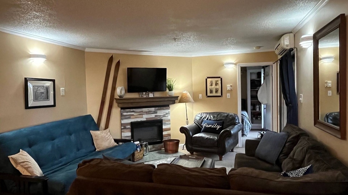Ghent Condo | Winterplace Ski in Ski Out Condos 3Br/2Ba 3rd floor sleeps 8