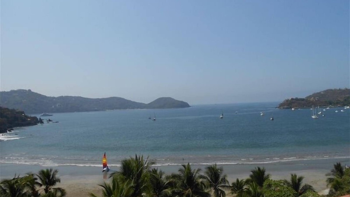 Playa la Madera Condo | Winters Discount! - Stunning Bay-Ocean-Beach Vu 2 BR/2 Bth Split Level Condo