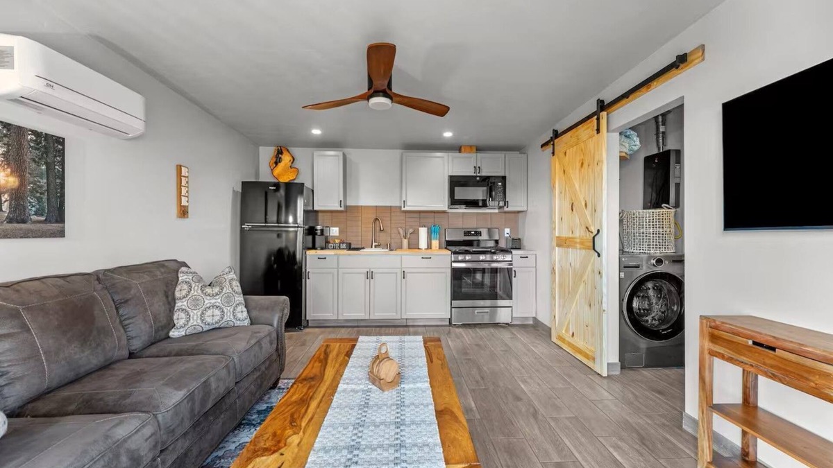 Wickenburg House | Winters Oasis Bungalow and stalls