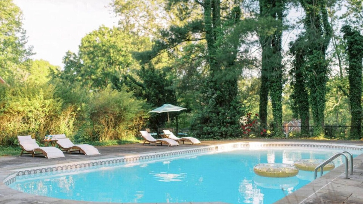 Lynchburg House | Winton Place | OPEN Private Pool +Tennis Court
