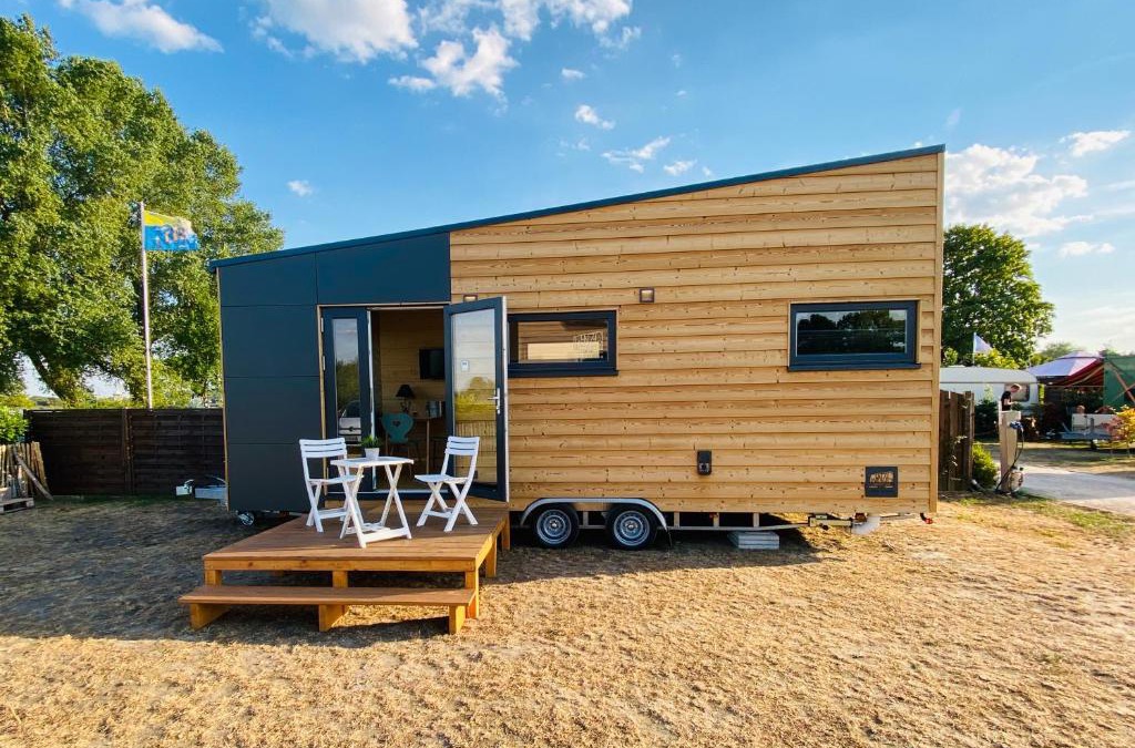 Elsfleth Apartment | WiNZiG Wohnen Tiny House SKADI am Weserstrand
