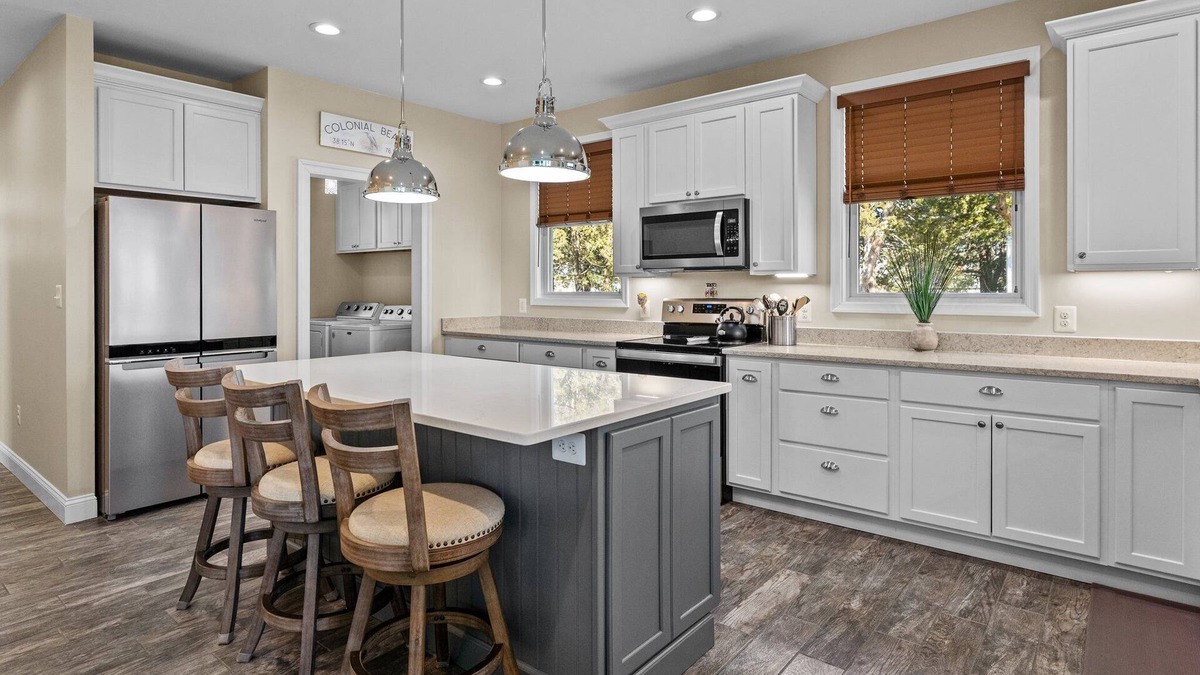 Colonial Beach House | Wirt Every Penny - 3-Bed Cottage by the River