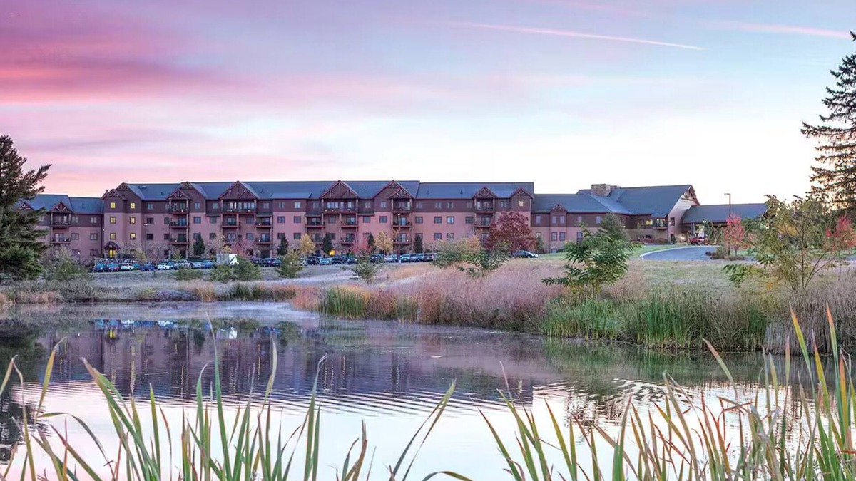 Lake Delton Resort | Wisconsin Dells Adventure! Glacier Canyon Resort w/Access to Water Parks!