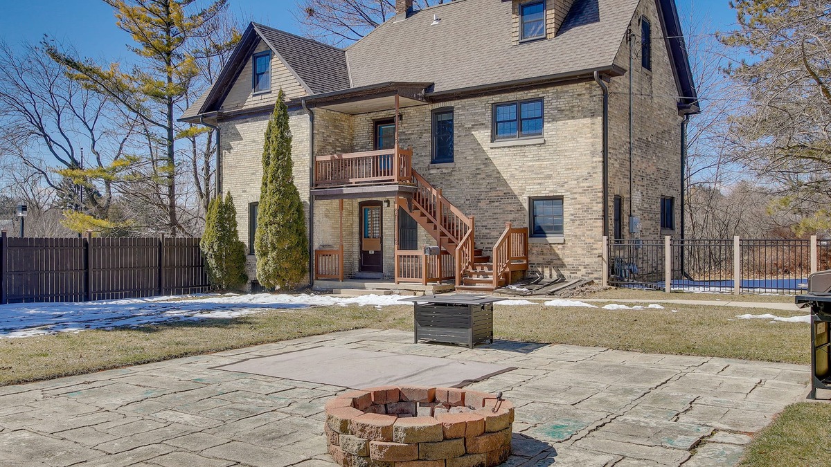 Port Washington House | Wisconsin Vacation Rental Near Lake Michigan