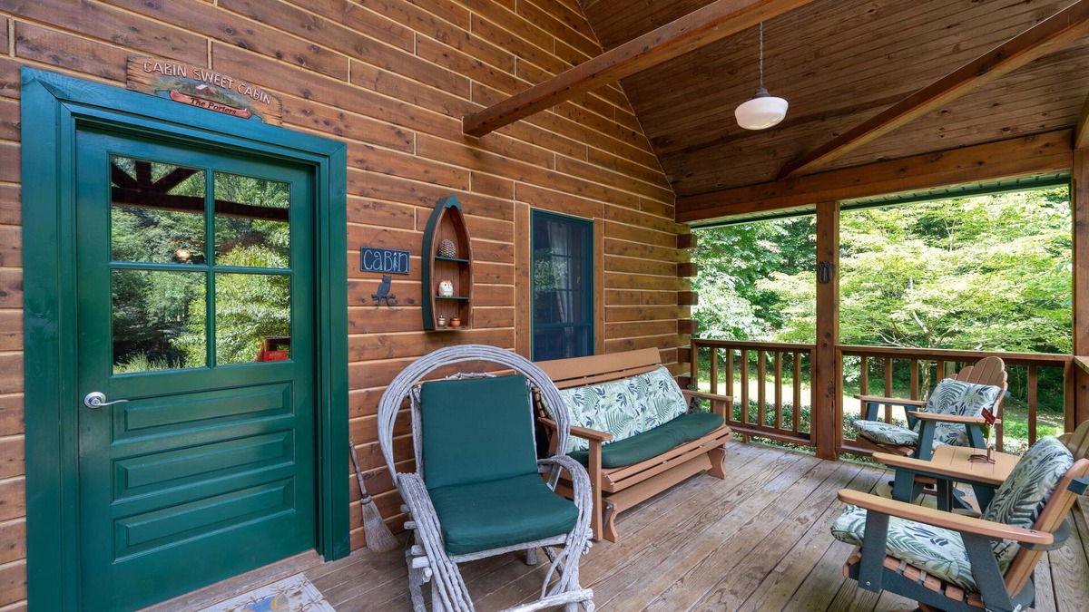 Eckerty Cabin | Wise Old Owl Cabin 5Star Family Fantastic Nov avail Polar Exp Train French Lickn