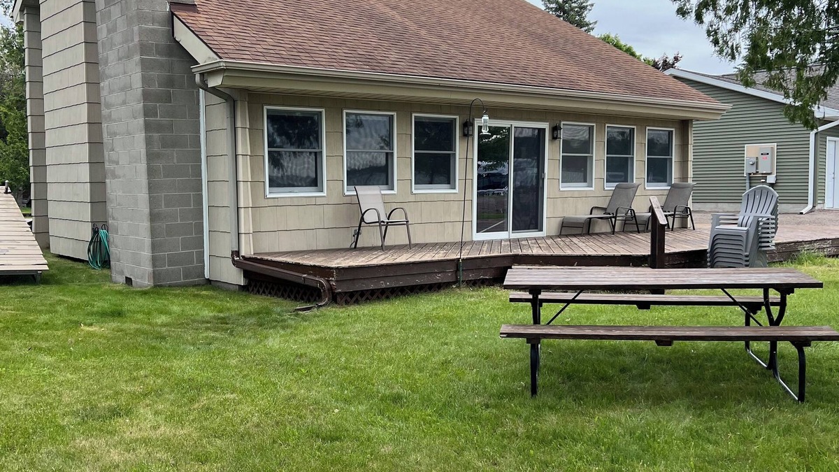 Spruce Cottage | Wiseman Cottage on Hubbard Lake