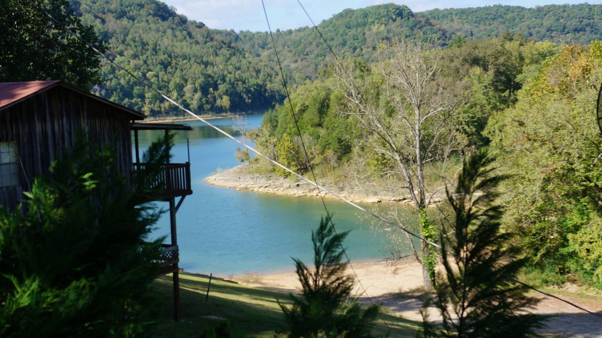 Baxter Cabin | Wishbone Willie's Center Hill Lake House