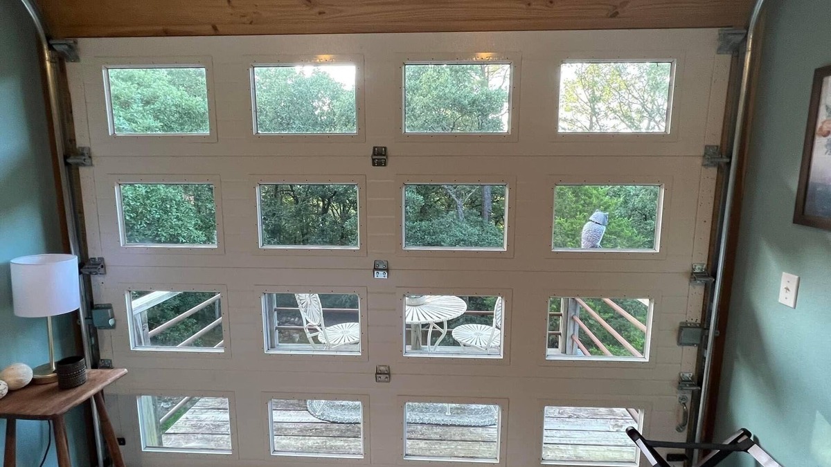 Summerfield Cottage | Wister Ridge Cottage - Sleeps 10 - 3 minutes from the lake!