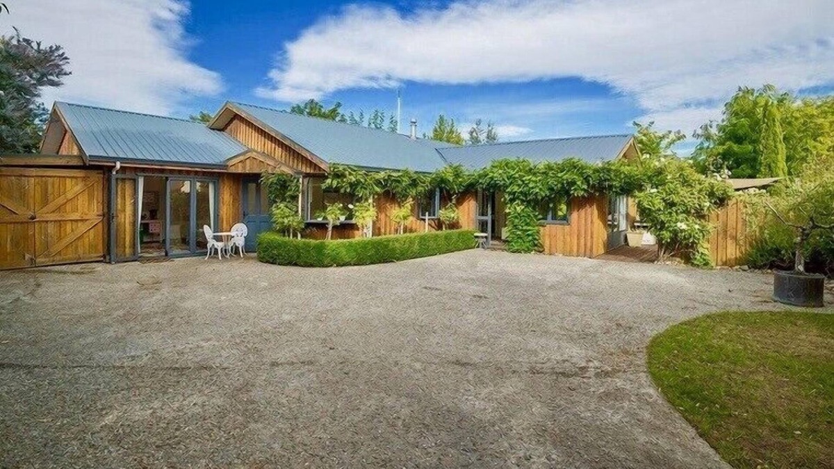Lowburn Cottage | WISTERIA LODGE - CLOSE TO LAKE AND CROMWELL OLD TOWN in Cromwell