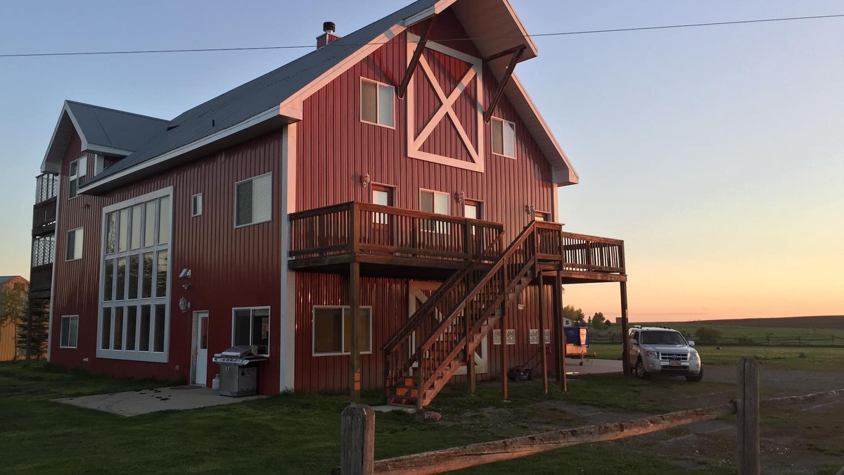Ashton House | Within 1 hour of Yellowstone National Park - Sleeps up to 30