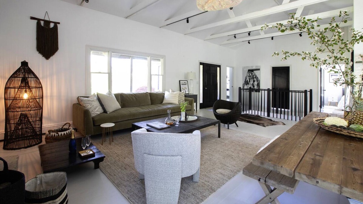 Roxbury House | Within a walking distance of hiking trails and a short drive to Lake Waramaug.