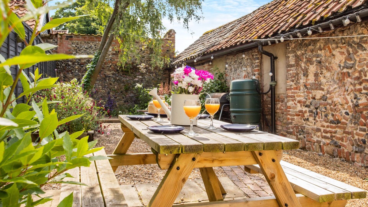 Ixworth House | Wits End Cottage - Two Bedroom House, Sleeps 4