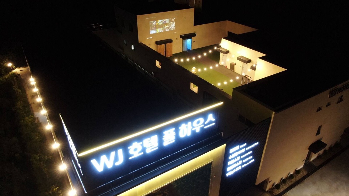 Wonju Hotel | WJ HOTEL POOL HOUSE