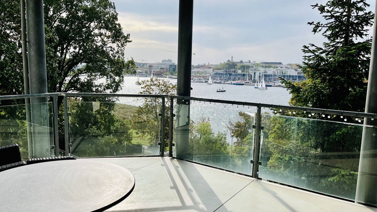 Gehlsdorf Apartment | Wohlfühl-wohnung mit Ausblick! Ihr Idealer Ausgangspunkt für den Ostsee-urlaub