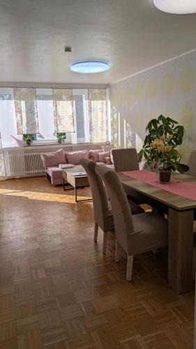 Brackwede Apartment | Wohlfühloase 80 qm max 6 Pers