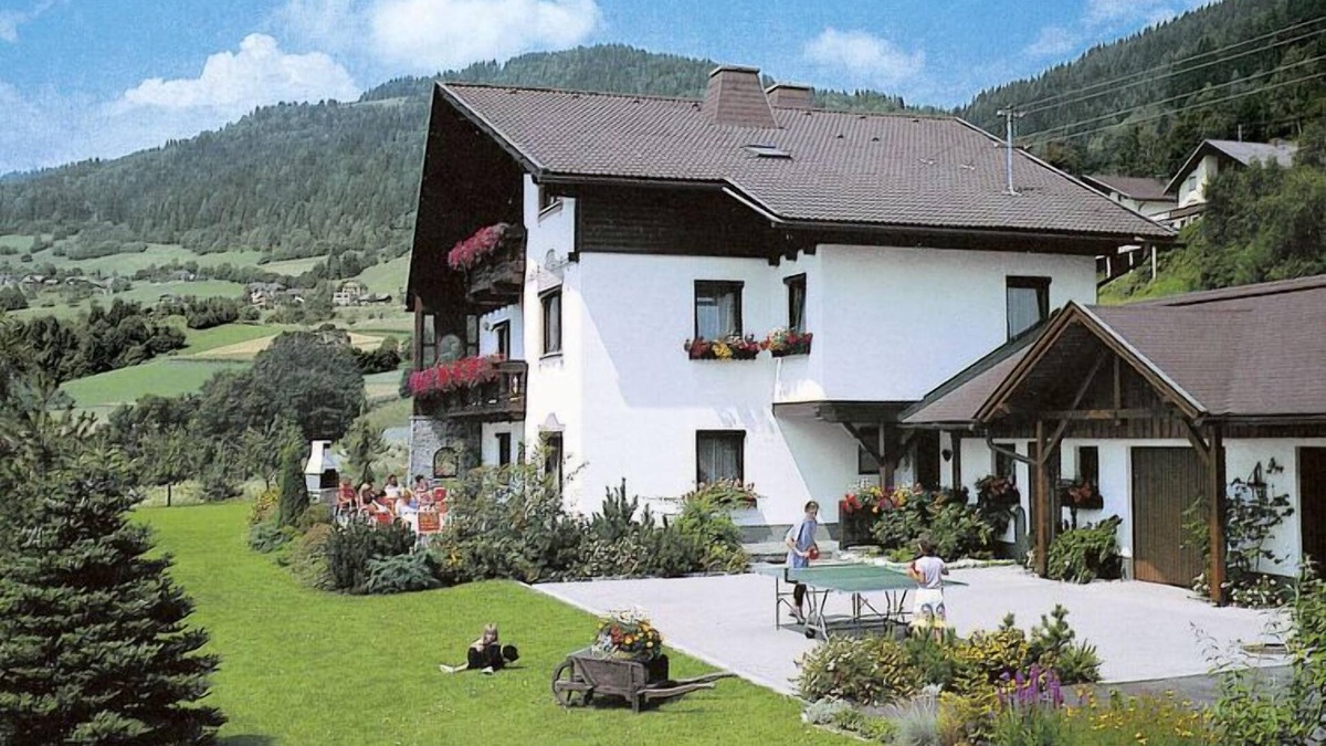 Agsdorf Apartment | Wohnung Nr. 1 oder 2 by Interhome