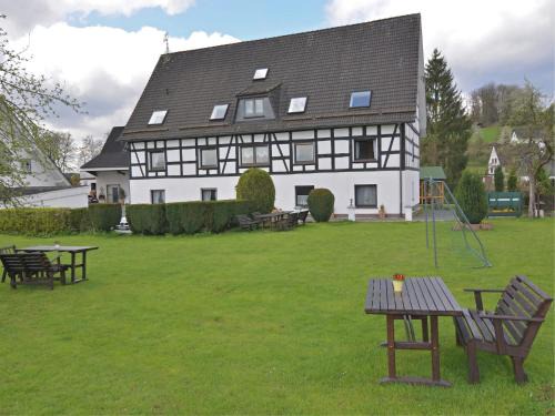 Silbecke Apartment | Wohnung in Silbecke mit Pool und Wald