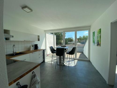 Espelkamp Apartment | Wohnung mit 2 Einzelzimmer gemeinsamer Küchen/Bad/Balkon-Nutzung