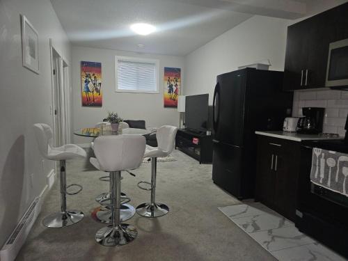 Northwest Calgary Apartment | Wola's Place