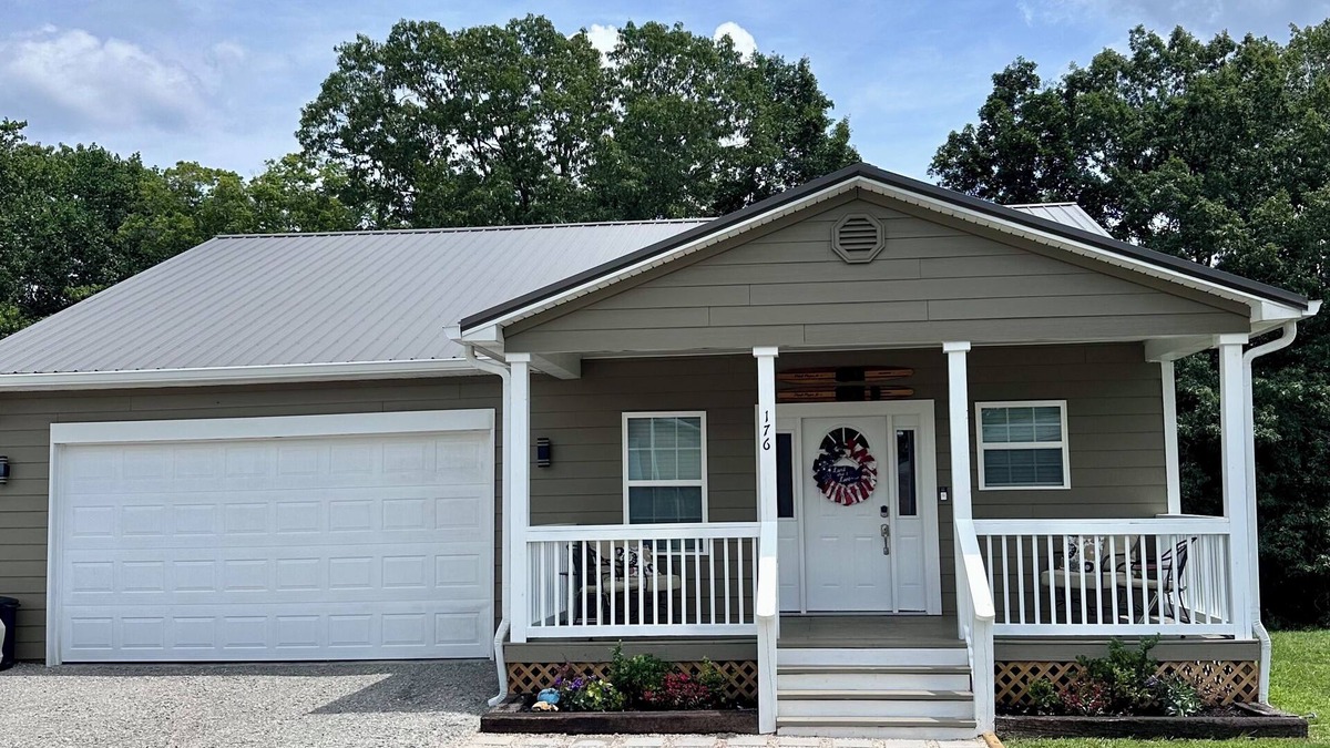 Nancy House | Wolf Creek Crossing Lake House Beach & Boat Launch .5 miles at Jabez Landing