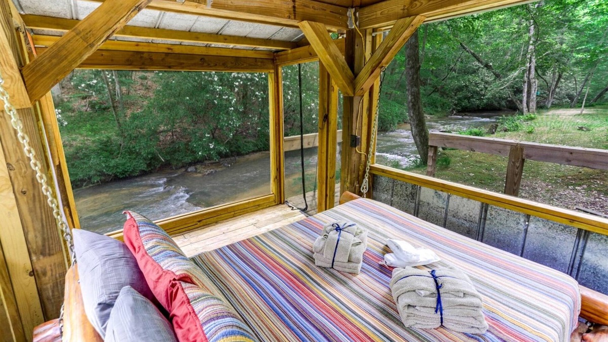 Mineral Bluff Cabin | Wolf Creek Haven - Rustic Outdoor Kitchen, Swinging Porch Bed on Rushing Creek
