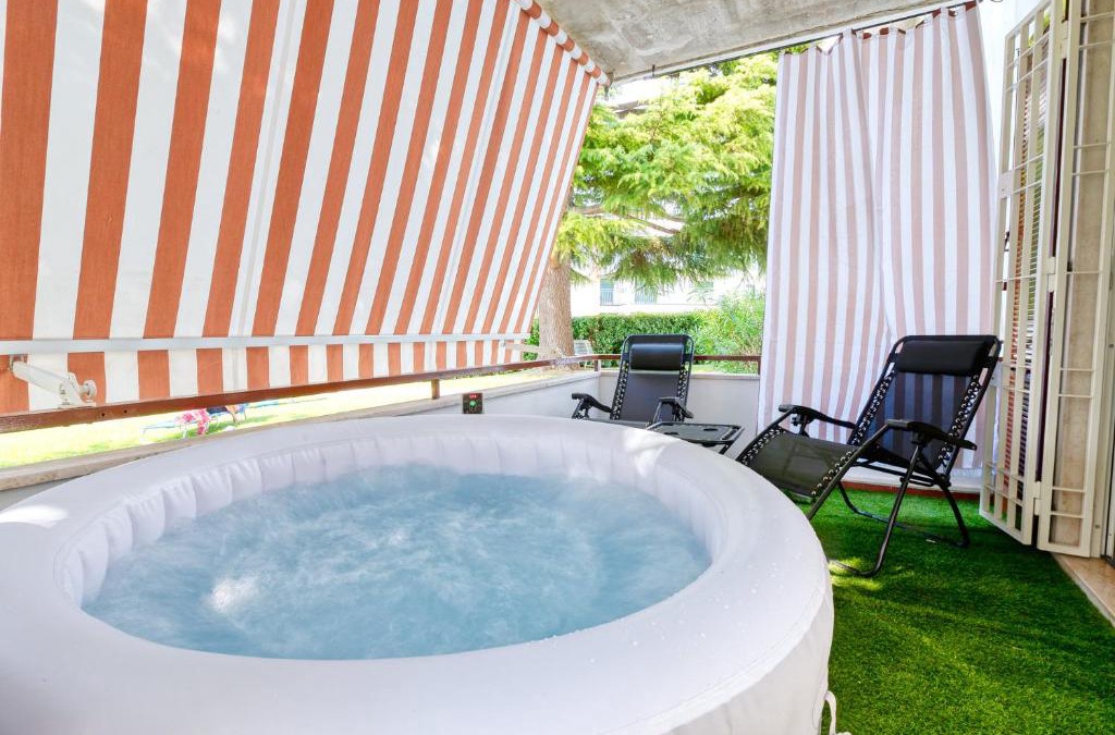 San Benedetto di Lugana Apartment | Wolf House - Peschiera Holiday - Jacuzzi Privata