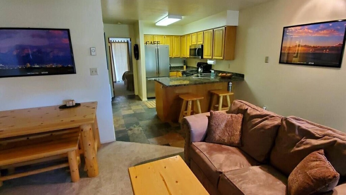 Wolf Creek Condo | Wolf Lodge 2BR Condo in Eden ,Utah Sleeps 6 Just minutes from Powder Mountain