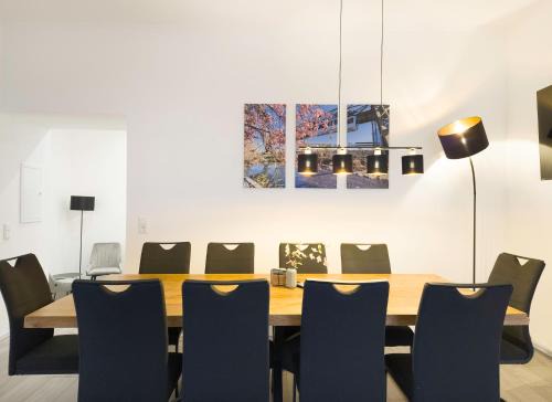 Wuppertal Apartment | Wolkenfuchs 111qm - City Nähe DUS & Essen & Köln - familienfreundlich - 10 Personen - 3 Bedrooms