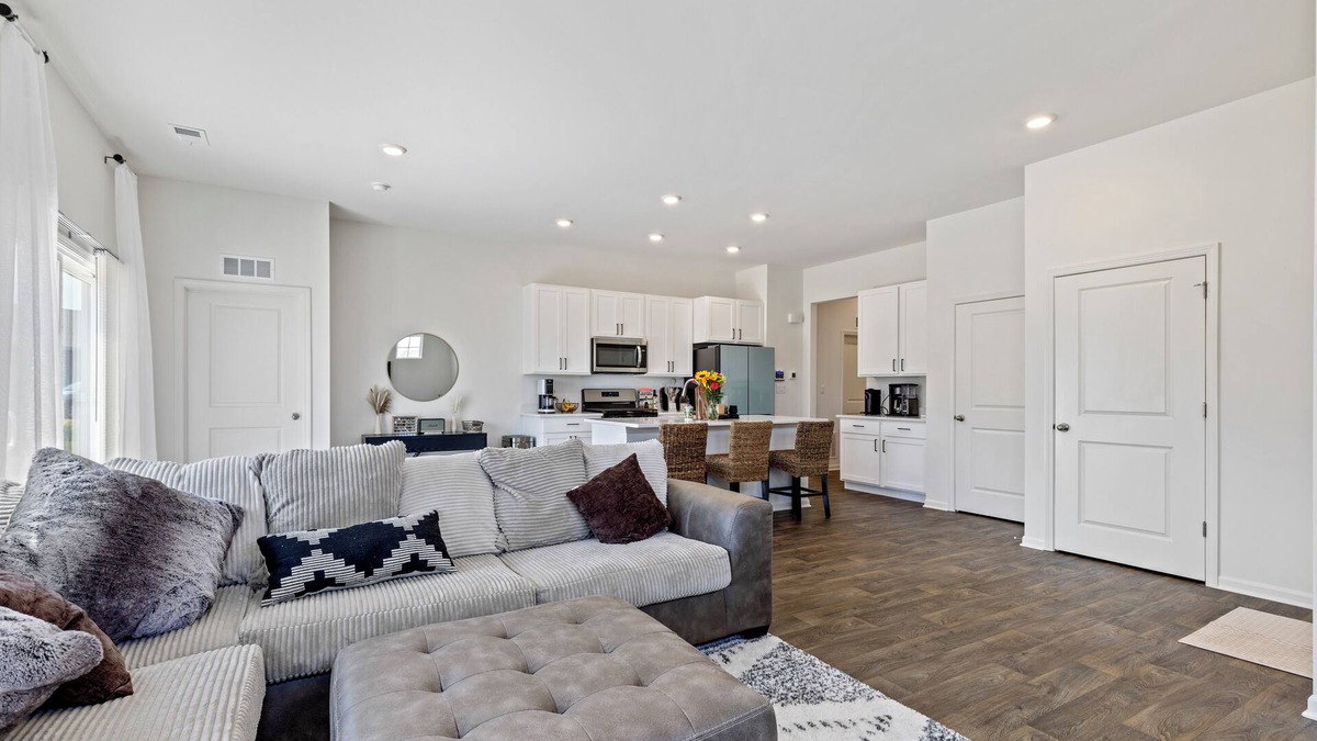 Solon Mills Condo | Wonder Lake Elegance: Serene 2BR Townhome Retreat