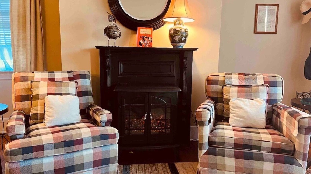 Winchester Apartment | WonderClock House downtown vintage duplex w/porches, steps to Handley Library