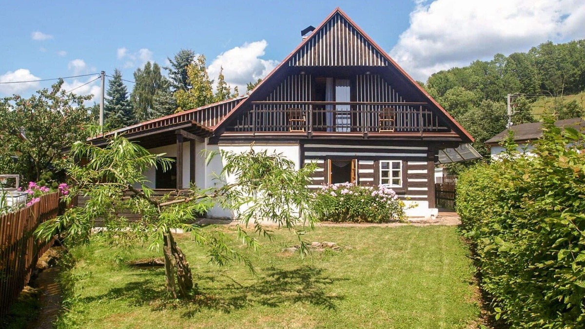 Lanov Villa | Wonderful private villa for 9 guests with WIFI, TV, terrace and pets allowed