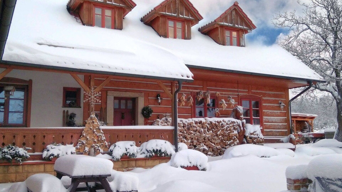 Uhlejov Villa | Wonderful private villa for 24 people with private pool, WIFI, TV, terrace, pets allowed and par.