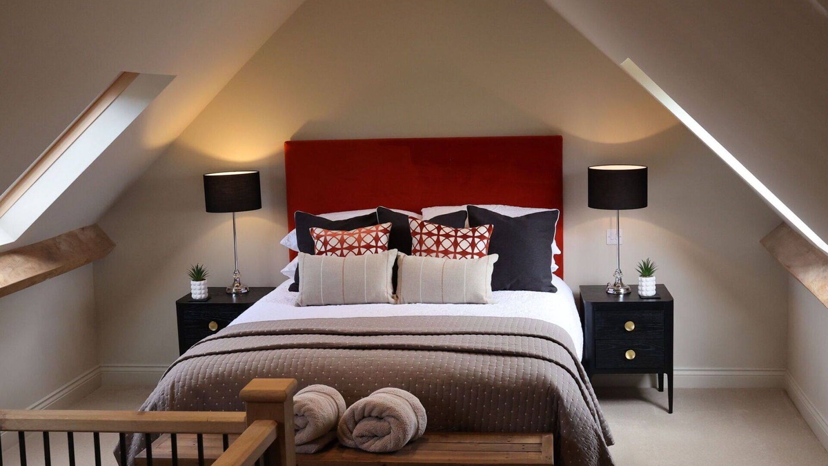 Quedgeley House | Wonderful villa for 2 guests with WIFI, terrace, pets allowed and parking