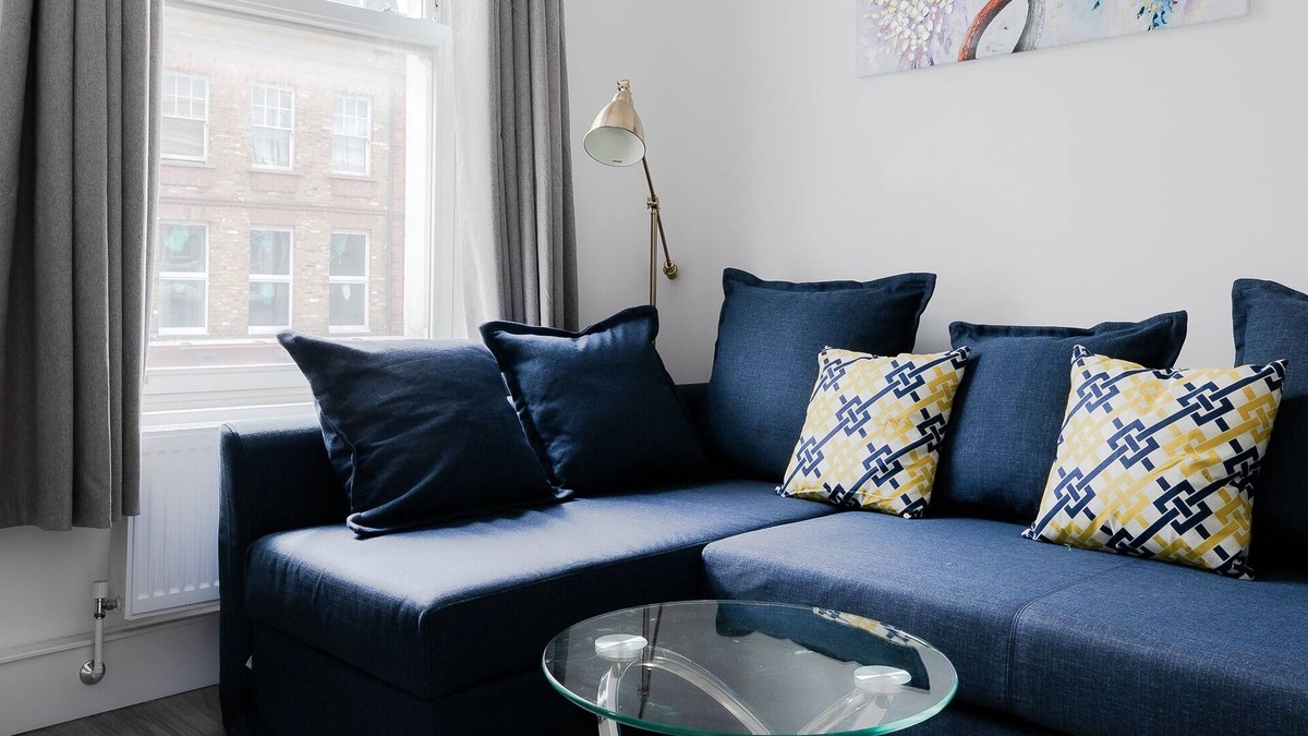 Harrow Road Apartment | Wonderful 2 Bed and 2 Baths near Portobello Road