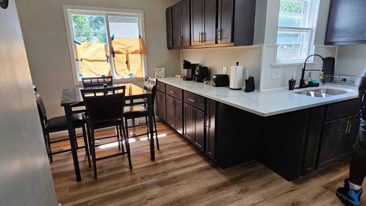 Euclid House | Wonderful 3-bedroom house with AC and WiFi in delightful Euclid