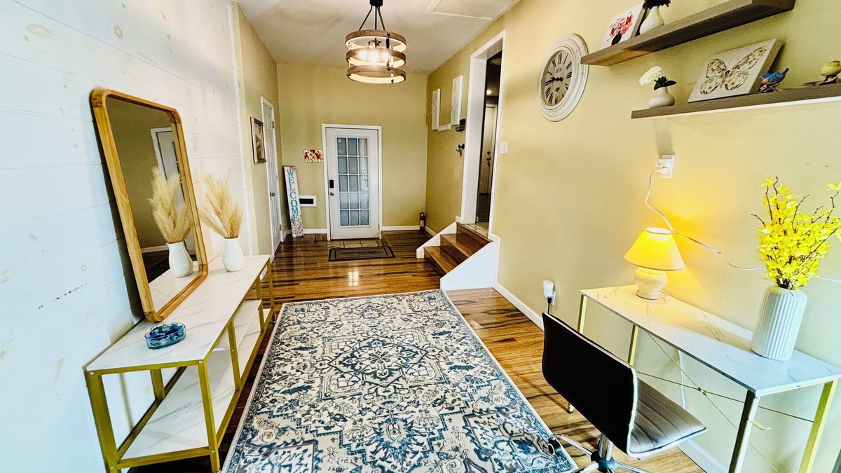 Cheektowaga House | Wonderful 3-bedroom house in Cheektowaga