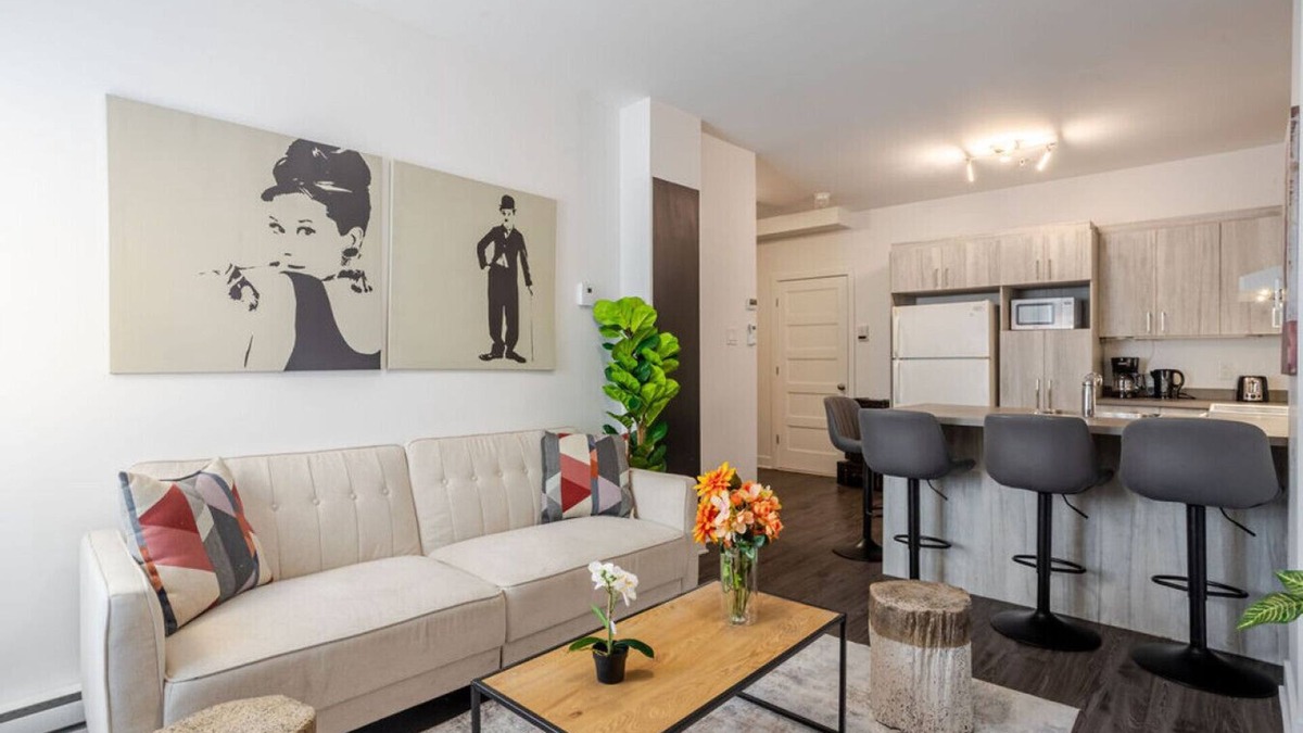 Griffintown Apartment | Wonderful 4 BR Home in the heart of Downtown