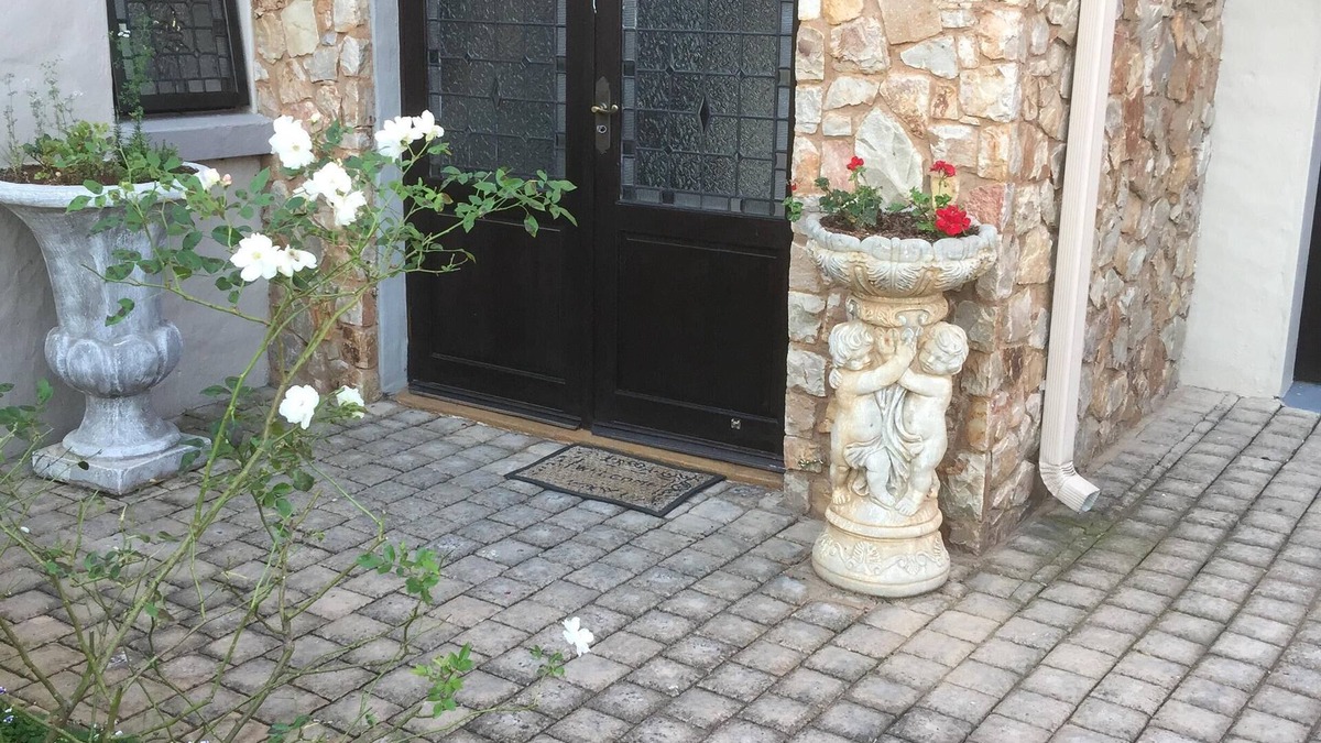 Olifantsfontein Apartment | Wonderful apartment in secure estate!
