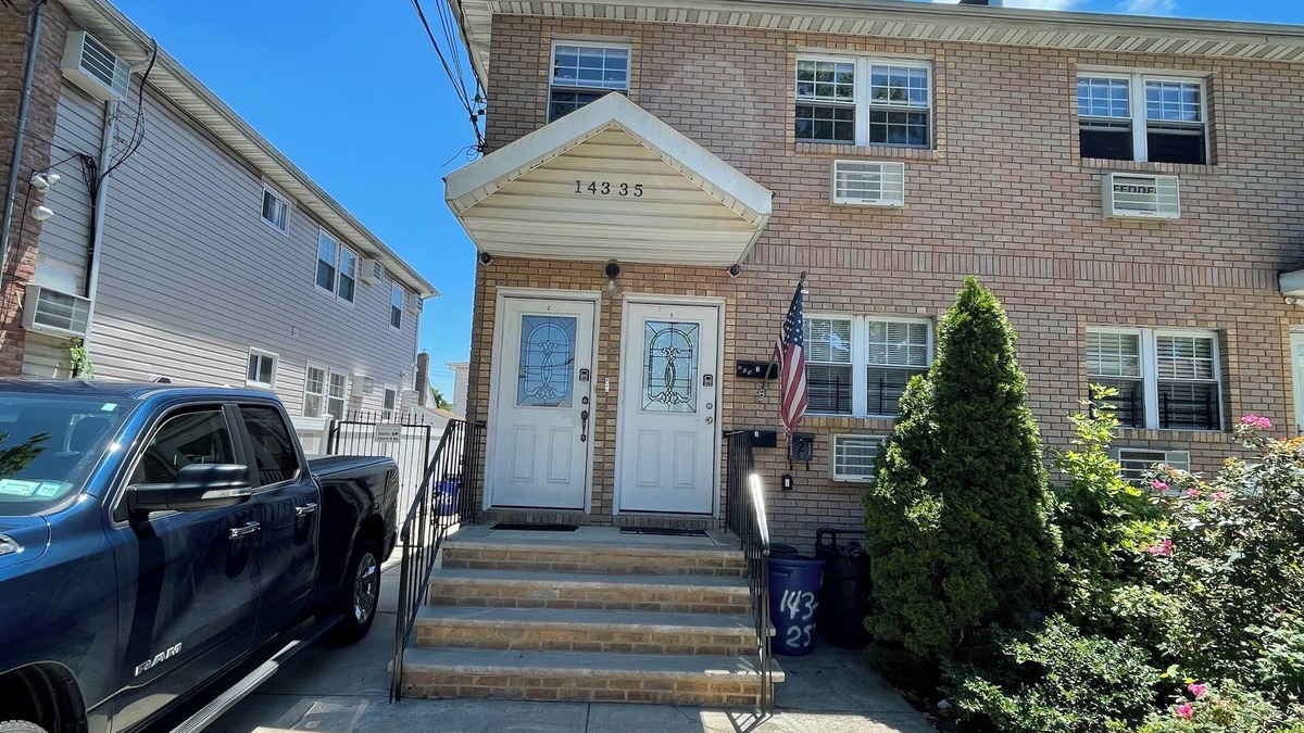 Queens Apartment | Wonderful apartment close to Airports and Hospitals.