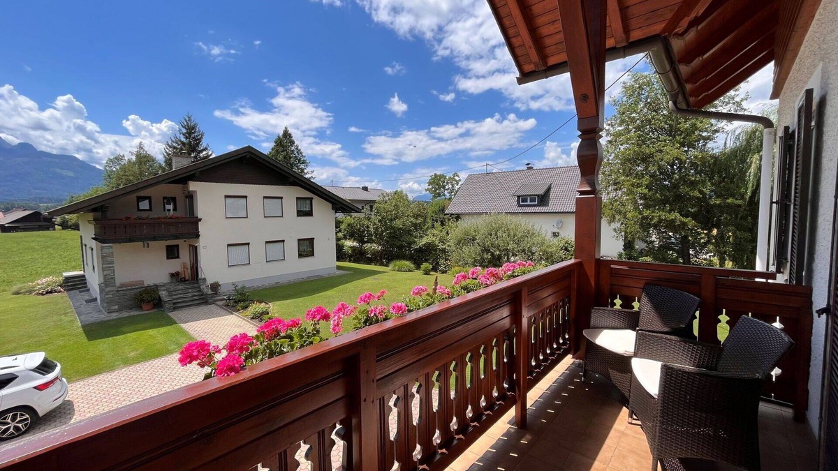 Augsdorf House | Wonderful private villa for 6 people with WIFI, TV, patio and parking