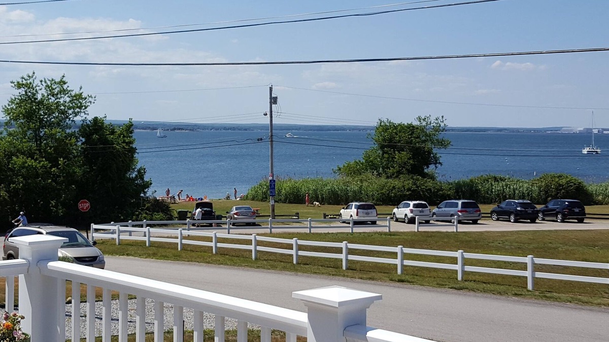 Jamestown Shores House | Wonderful Beach House w/AC - Across From Head's Beach