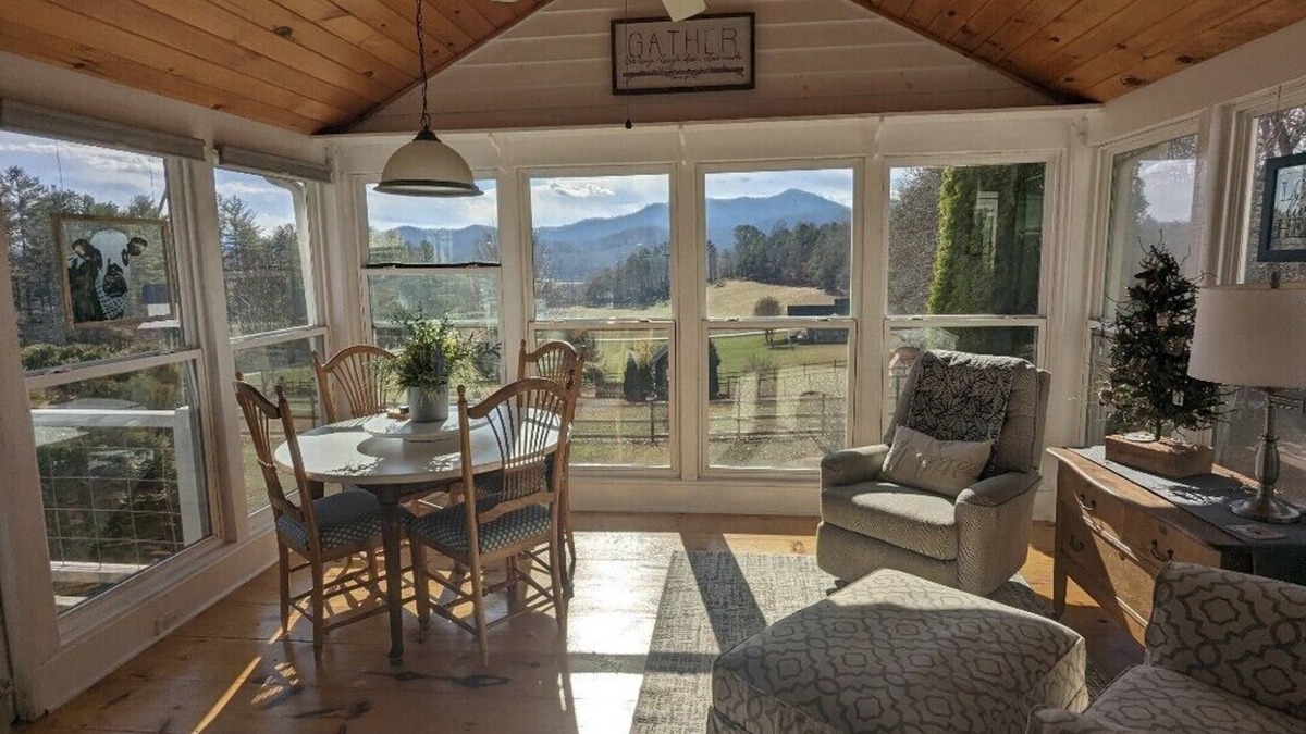 Franklin Cottage | "Wonderful cabin getaway" "Just what we wanted" "Oh, the view from the sunroom"