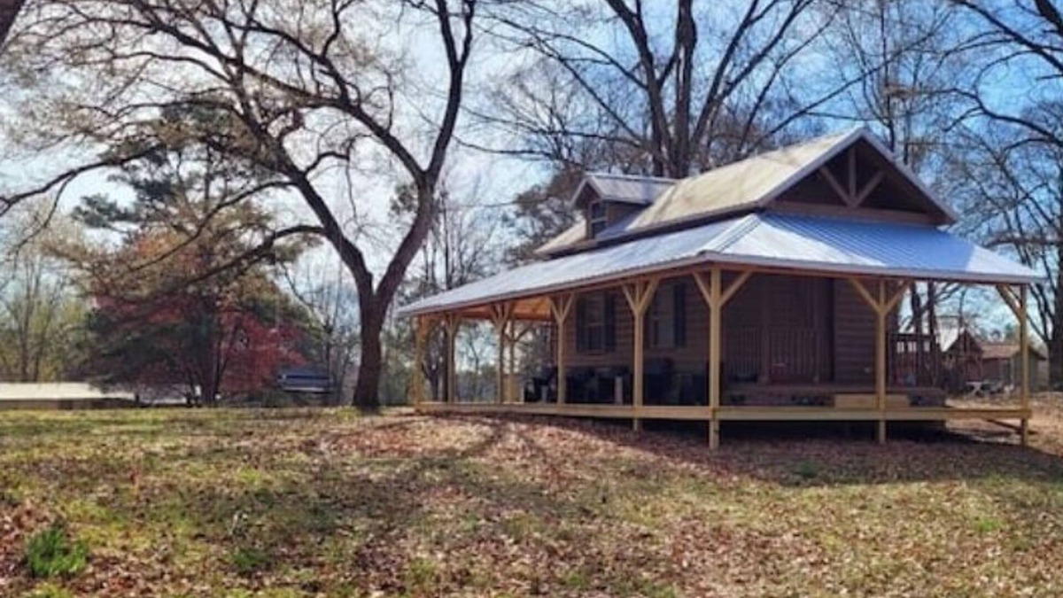 Clarksville Cabin | Wonderful cabin with WiFi and AC in marvelous Clarksville