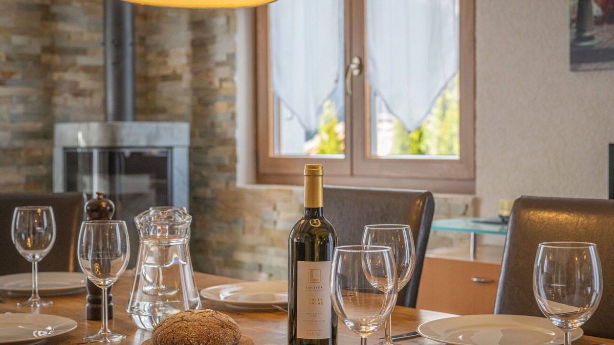Chamoson House | Wonderful private villa for 6 guests with WIFI, TV, terrace and pets allowed