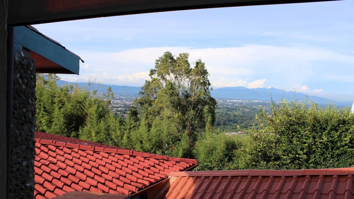 San Isidro Bed & Breakfast | Wonderful climate at 4000ft. Great views of the entire Central Valley!
