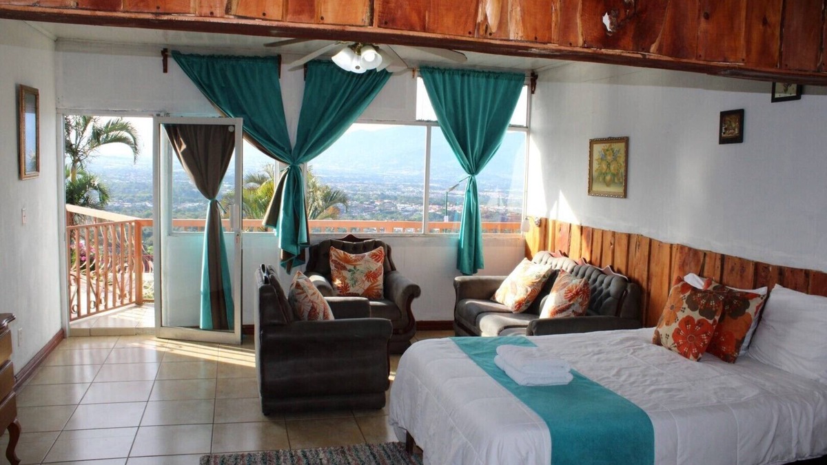 San Isidro Bed & Breakfast | Wonderful climate at 4000ft. Views of entire Central Valley! Close to Airport