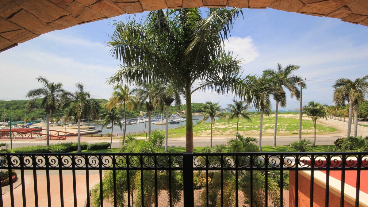 Centro Condo | Wonderful Condo For Long And Short Term Stays Near the Beach, ocean view