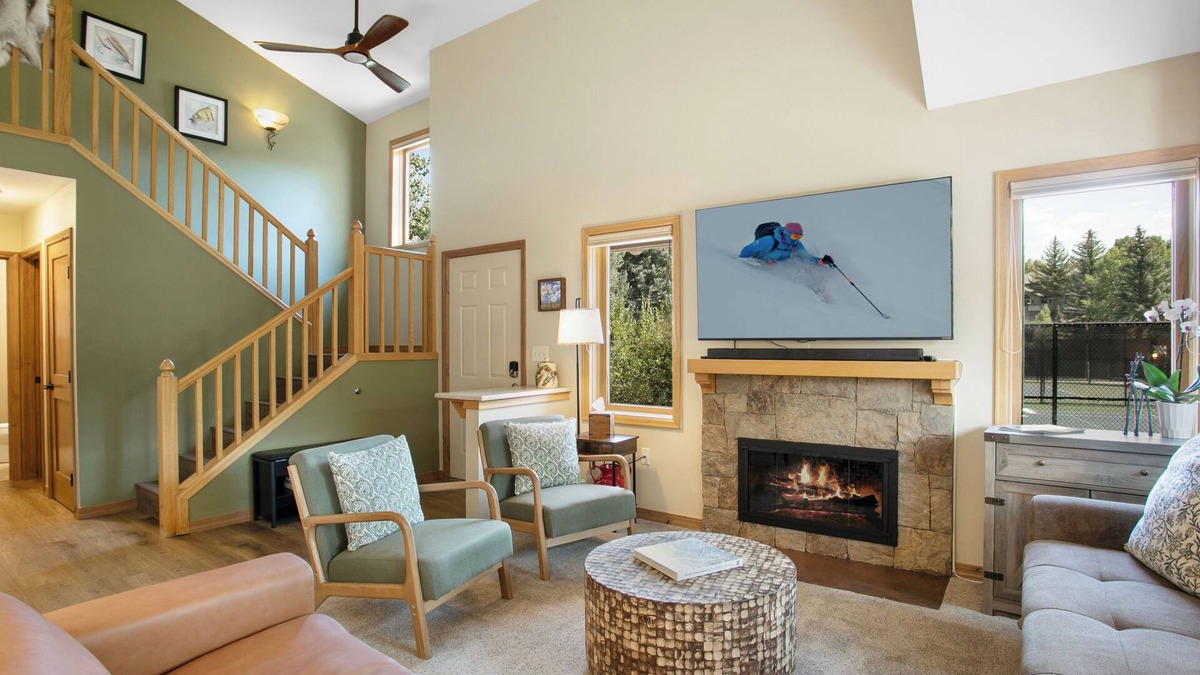 Edwards House | Wonderful Condo, Minutes drive to Beaver Creek Resort!