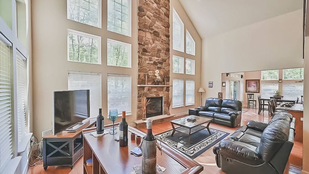 Lackawaxen Ski Chalet | Wonderful cozy 3-bedroom perfect family retreat